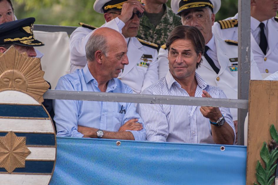 Desfile cívico-militar en Soriano - Autoridades