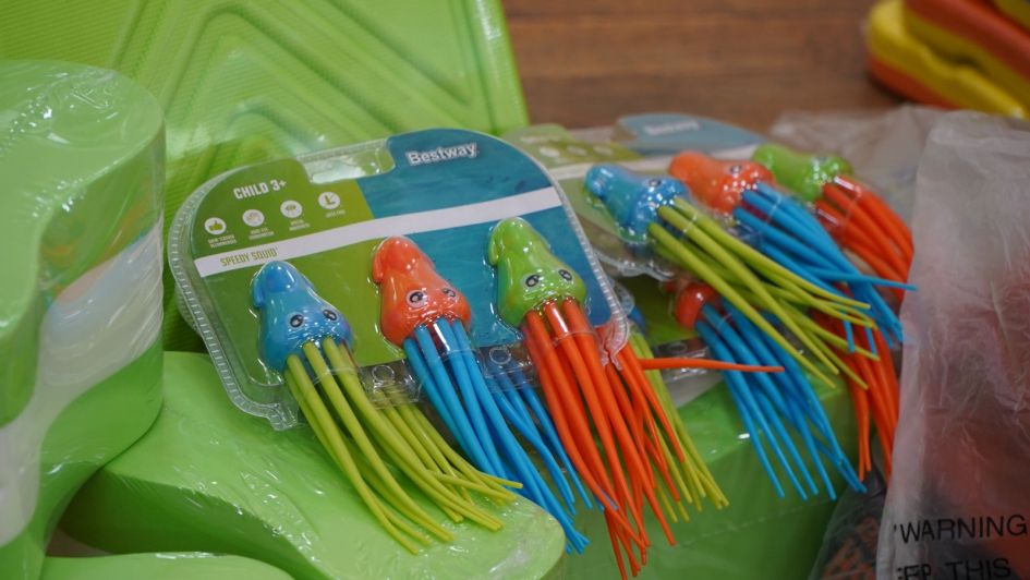 Entrega de materiales deportivos a Complejo Deportivo Naval