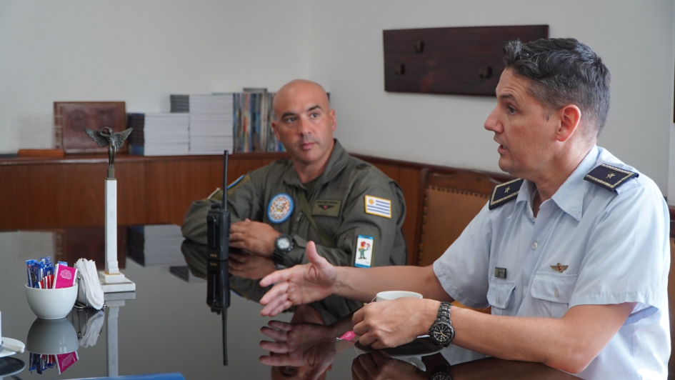 Entrega de artículos deportivos a Escuela Militar de Aeronáutica