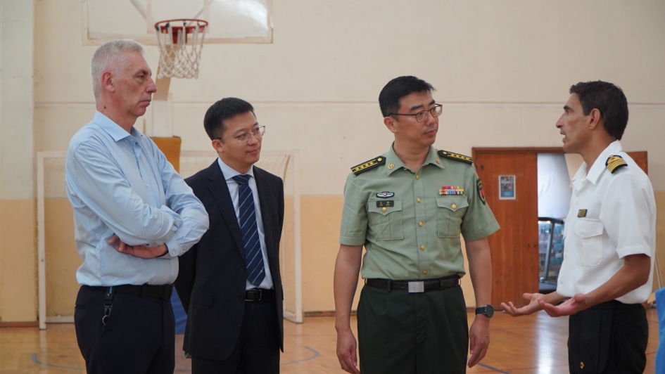 Entrega de materiales deportivos a Complejo Deportivo Naval