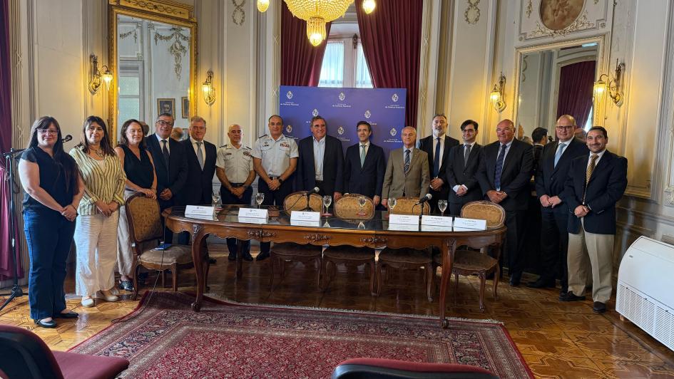 Uruguay refuerza la seguridad aérea con radares de última generación Uruguay refuerza la seguridad aérea con radares de última generación