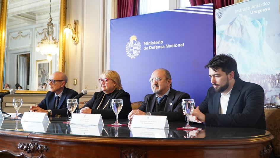 MDN, IAU y Udelar, licencian tecnología de reparación del ADN MDN, IAU y Udelar, licencian tecnología de reparación del ADN