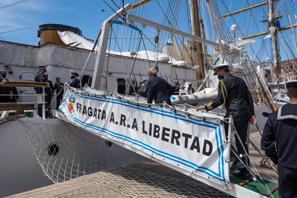 Fragata Libertad en Montevideo