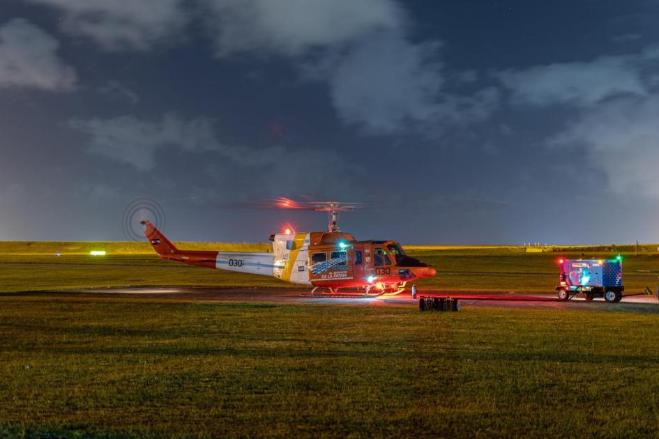 Helicóptero Bell 212 - Fuerza Aérea Uruguaya Helicóptero Bell 212 - Fuerza Aérea Uruguaya