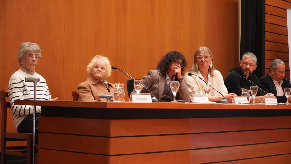 Homenaje a las madres de detenidos desaparecidos Homenaje a las madres de detenidos desaparecidos
