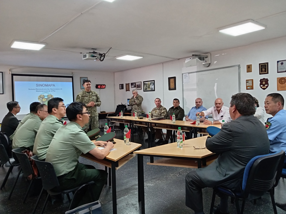 Visita de la Delegación del Ministerio de Defensa de China