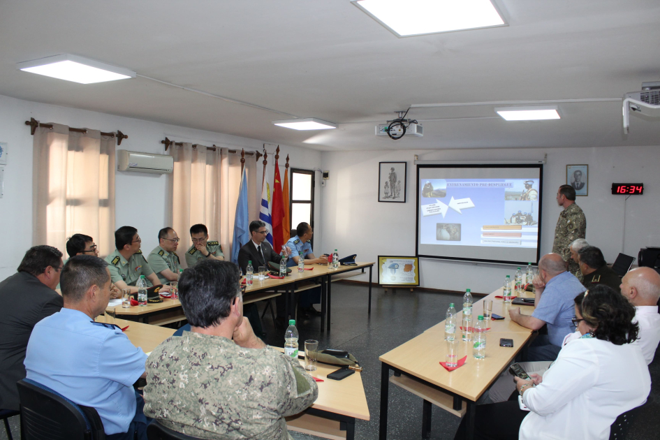 Visita de la Delegación del Ministerio de Defensa de China