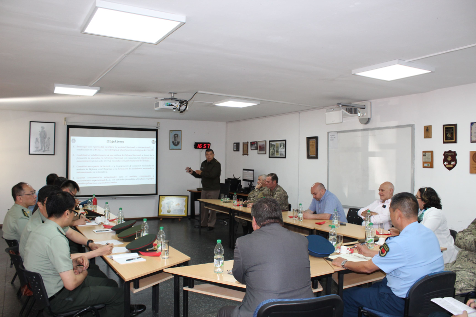 Visita de la Delegación del Ministerio de Defensa de China