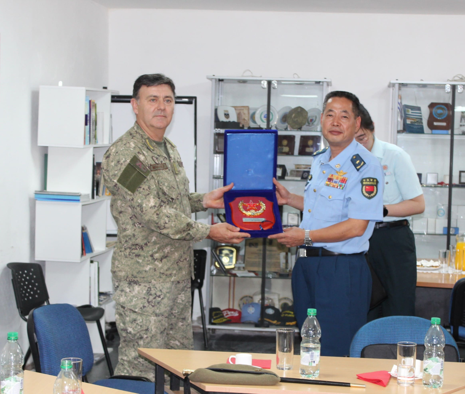 Visita de la Delegación del Ministerio de Defensa de China