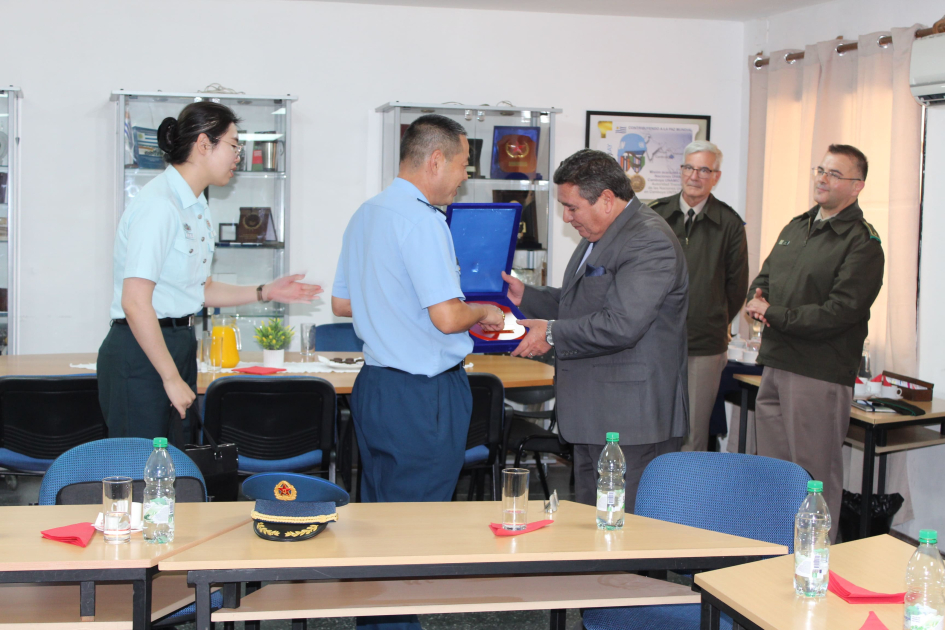 Visita de la Delegación del Ministerio de Defensa de China