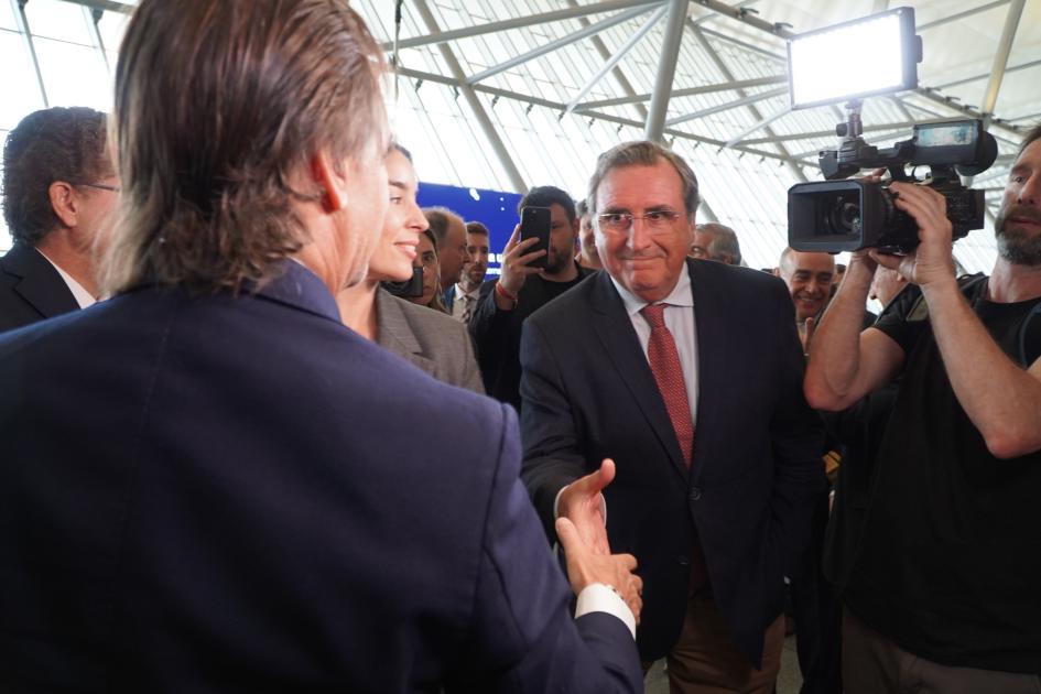 Presidente Luis Lacalle Pou y ministro de Defensa Armando Castaingdebat Presidente Luis Lacalle Pou y ministro de Defensa Armando Castaingdebat