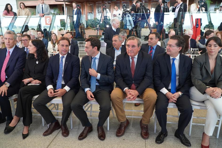 Nuevo sistema de aterrizaje en Aeropuerto de Carrasco Autoridades