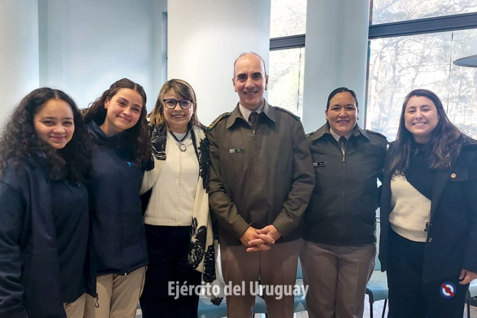 Estudiantes del Liceo Militar representarán a Uruguay en el Parlamento Juvenil del Mercosur Estudiantes del Liceo Militar representarán a Uruguay en el Parlamento Juvenil del Mercosur
