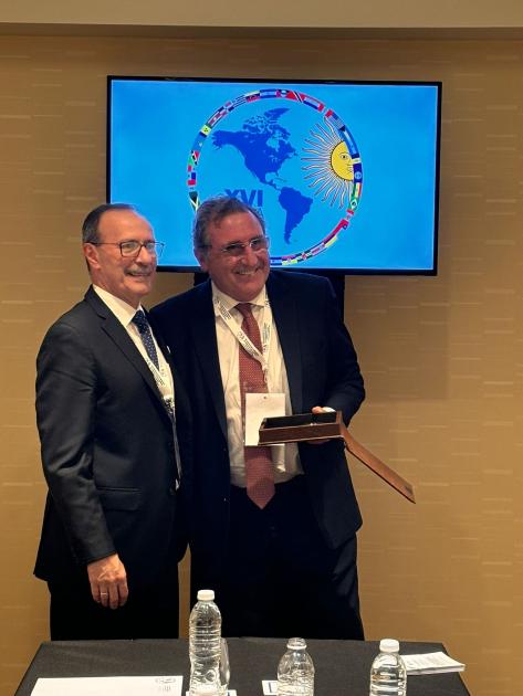 Ministro Armando Castaingdebat con ministro de Defensa de Paraguay Óscar González Ministro Castaingdebat con ministro de Defensa de Paraguay
