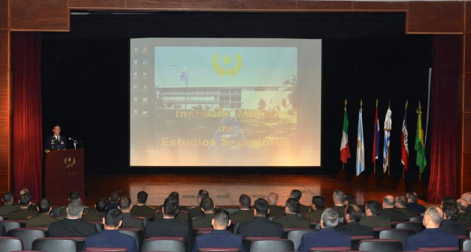 20 modulo conjunto de Perfeccionamiento para Oficiales Superiores de las FFAA 20 modulo conjunto de Perfeccionamiento para Oficiales Superiores de las FFAA