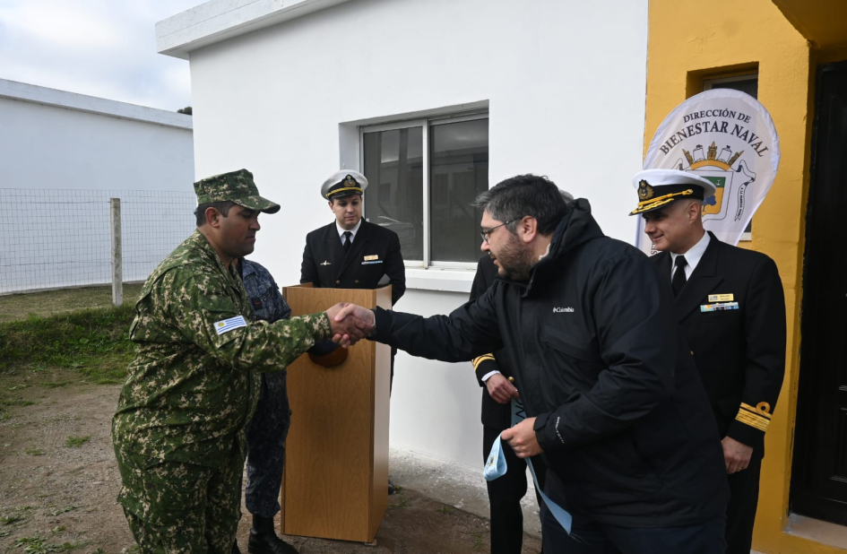 Armada Nacional entregó dos viviendas del complejo "Nuestro Mar" Armada Nacional entregó dos viviendas del complejo "Nuestro Mar"