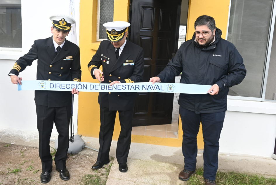 Armada Nacional entregó dos viviendas del complejo "Nuestro Mar" Armada Nacional entregó dos viviendas del complejo "Nuestro Mar"