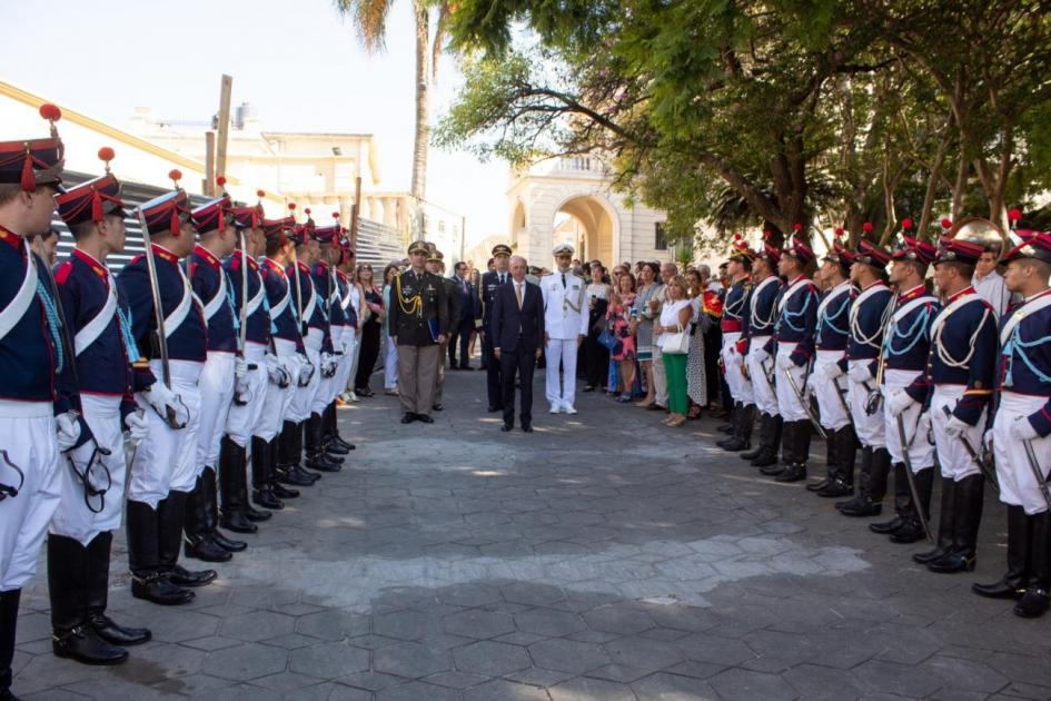 Ministro de Defensa, Javier García ingresando al acto de asunción