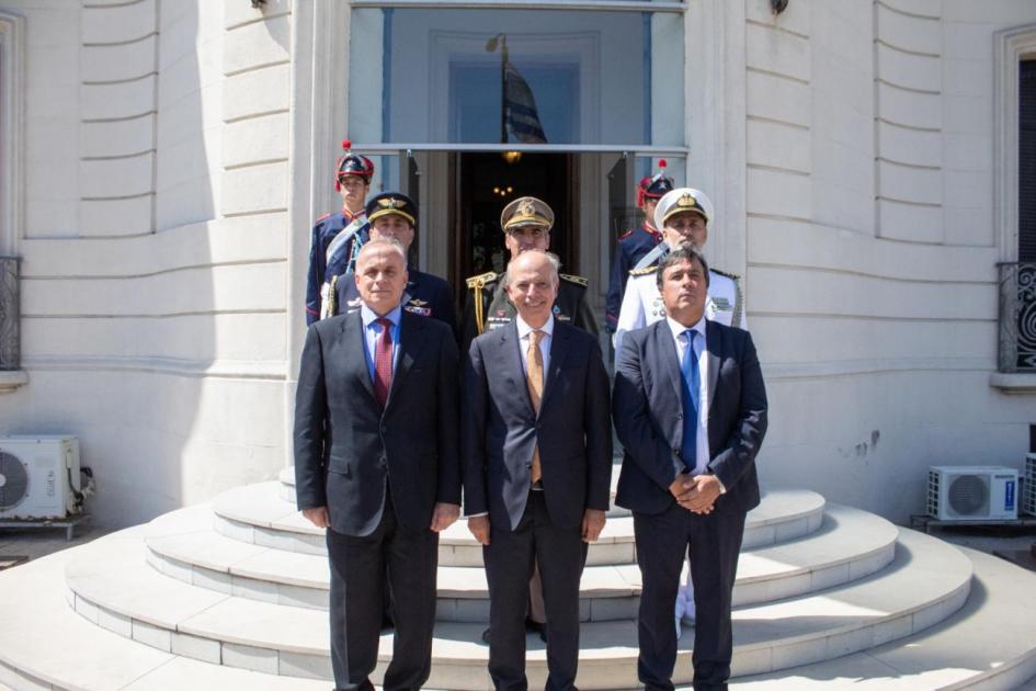 Subsecretario de Defensa, Cnel. (R) Rivera Elgue, ministro de Defensa, Javier García, Dtor. Gral. de Secretaría, Fabián Martínez Subsecretario de Defensa, Coronel retirado Rivera Elgue, ministro de Defensa, Javier García, Director General de Secretaría Fabián Martínez