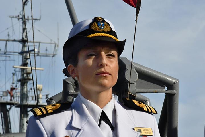 Asunción de la Comandante del Barreminas “Audaz” Capitán de Corbeta Valeria Sorrenti en la ceremonia de asunción