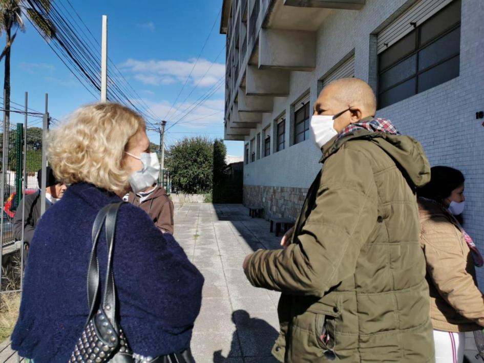 Traslado de 29 personas que el MIDES había alojado temporalmente en el Palacio Peñarol hasta su nuevo hogar en Sayago