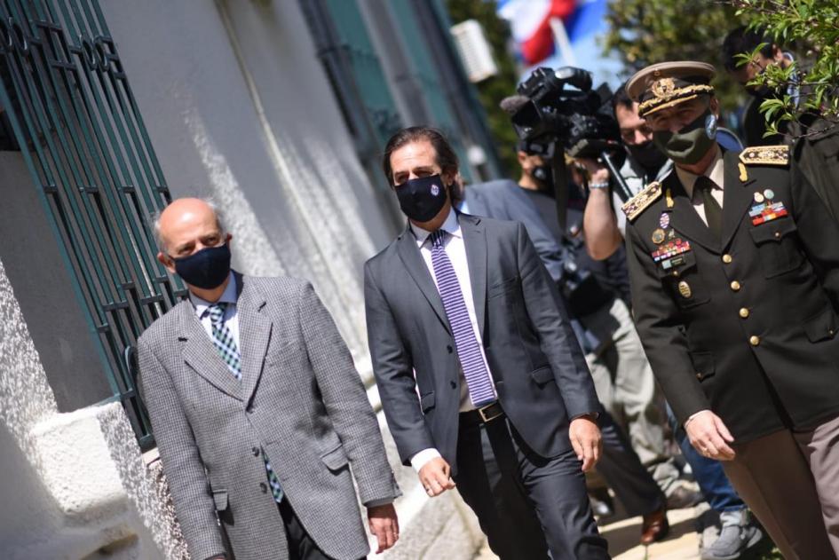 Ministro de Defensa, Javier García, presidente Luis Lacalle Pou, Jefe del Estado Mayor de la Defensa, General de Ejécito Marcelo Montaner Ministro de Defensa, Javier García, presidente Luis Lacalle Pou, Jefe del Estado Mayor de la Defensa, General Marcelo Montaner