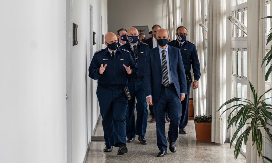 Ministro de Defensa, Javier García y comandante en Jefe de la Fuerza Aérea, General del Aire,Luis de León Ministro de Defensa, Javier García y comandante en Jefe de la Fuerza Aérea, General del Aire,Luis de León
