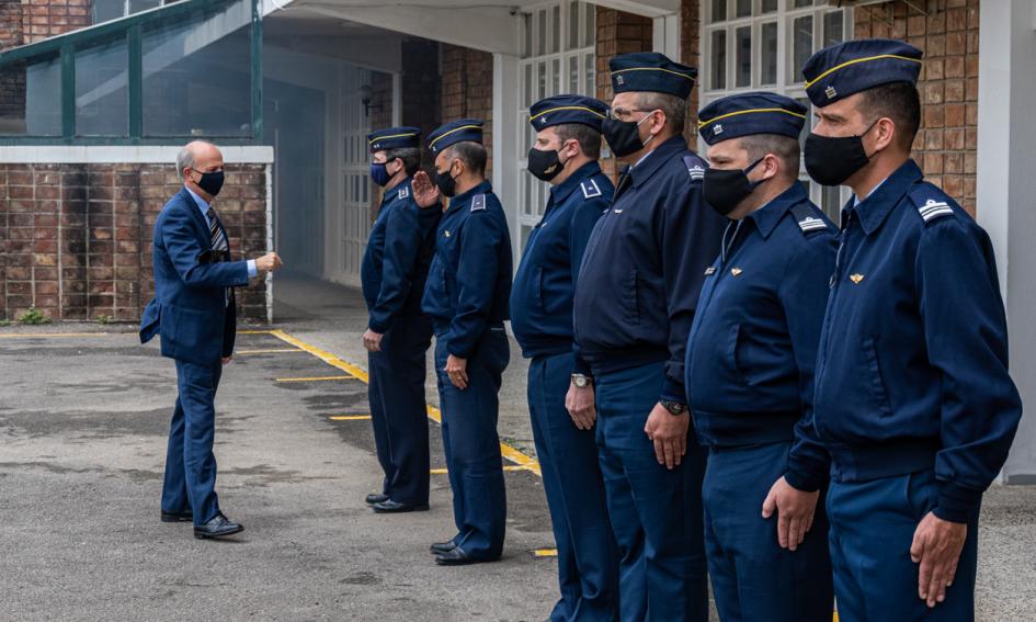 Ministro de Defensa, Javier García y comandante en Jefe de la Fuerza Aérea, General del Aire,Luis de León Ministro de Defensa, Javier García en ECEMA