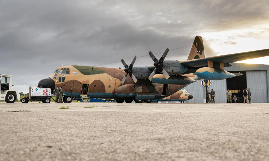 Hércules de Fuerza Aérea parte hacia Miami para trasladar ultrafreezers Hércules de Fuerza Aérea parte hacia Miami para trasladar ultrafreezers