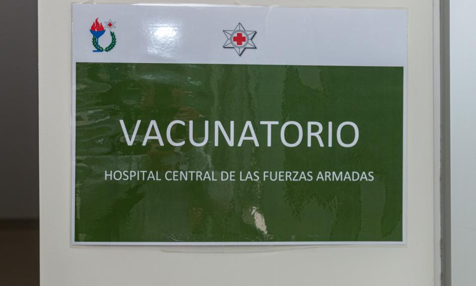 Vacunación contra Covid-19 - Hospital Militar