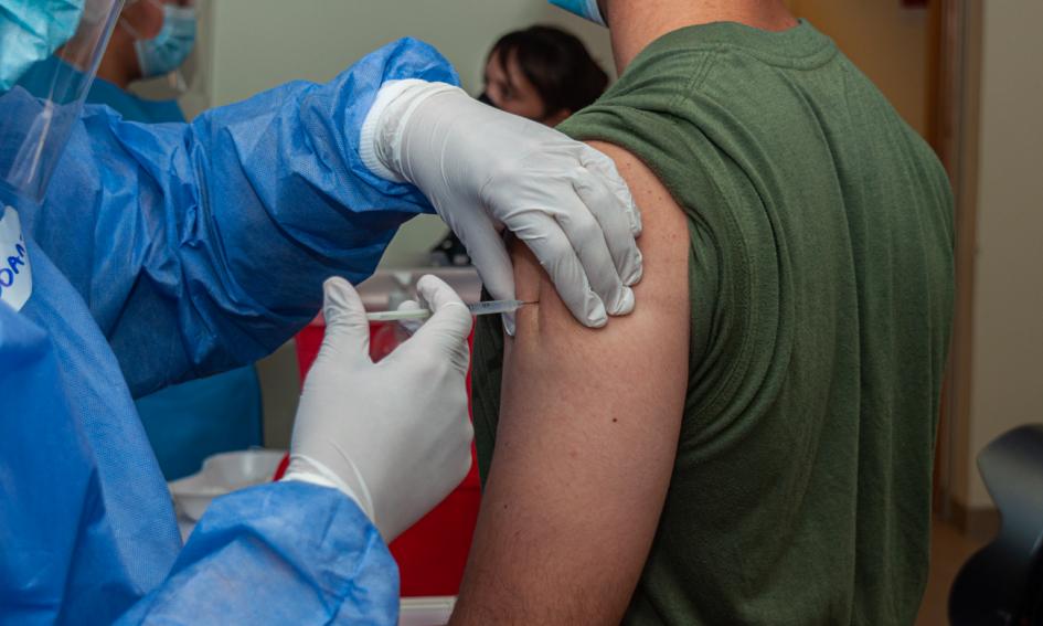 Vacunación contra Covid-19 - Hospital Militar