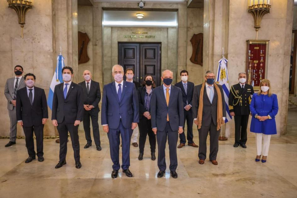 Ministros de Defensa Arg Uru Ministros de Defensa Arg Uru