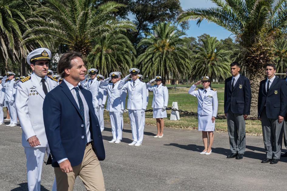 Clausura de cursos Escuela Naval