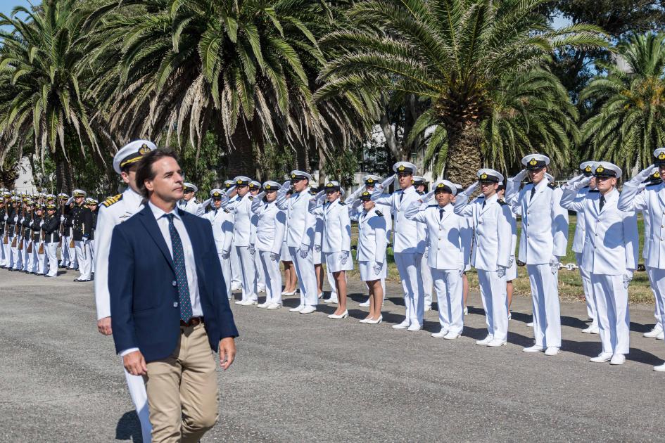 Clausura de cursos Escuela Naval