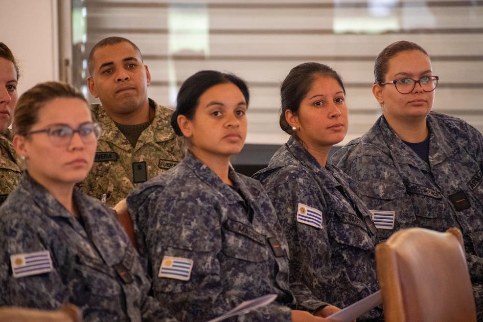 Charla informativa sobre Proyecto Elsie en Comando General de la Fuerza Aérea Uruguaya