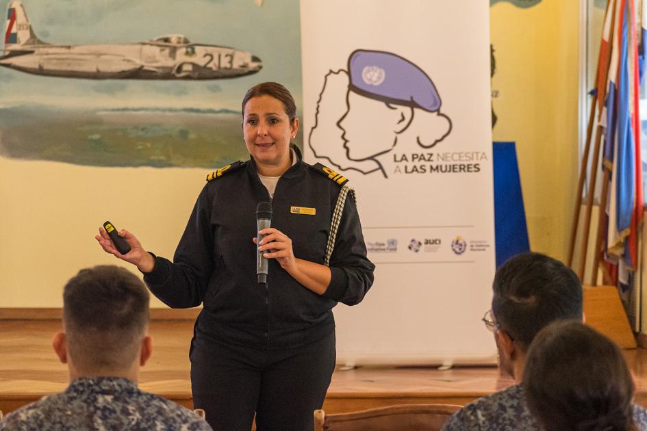 Charla informativa sobre Proyecto Elsie en Comando General de la Fuerza Aérea Uruguaya