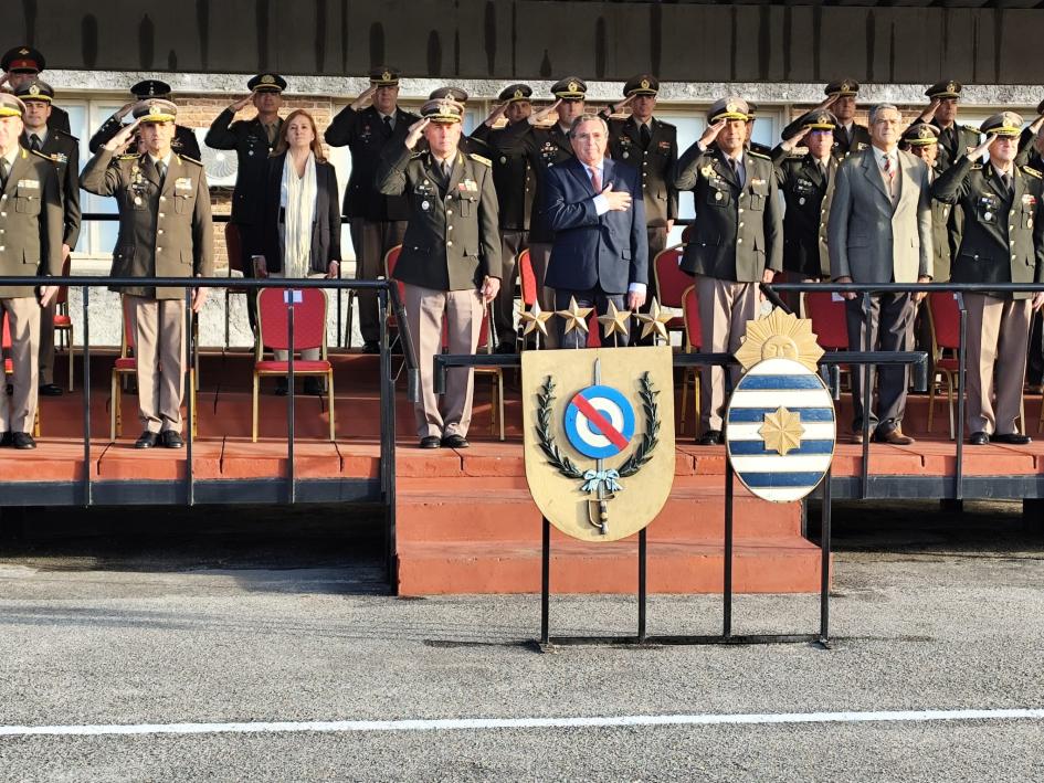 Autoridades del Ministerio de Defensa y Ejército Autoridades del Ministerio de Defensa y Ejército