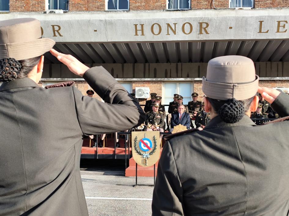 Autoridades del Ministerio de Defensa y Ejército Autoridades del Ministerio de Defensa y Ejército
