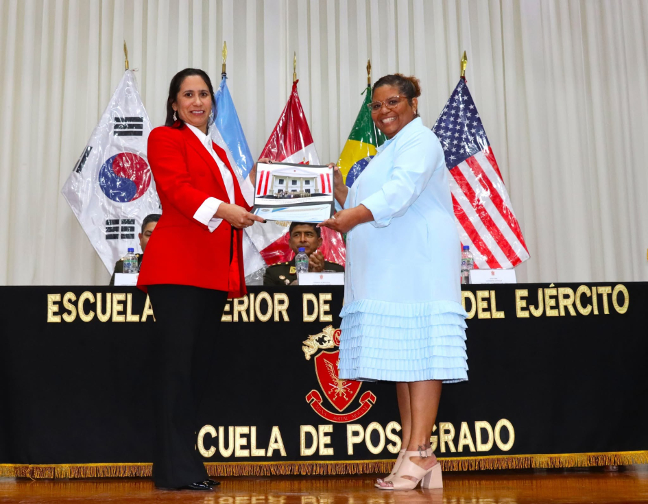 Comisión de Género del MDN participó en instancias de formación en México y Perú