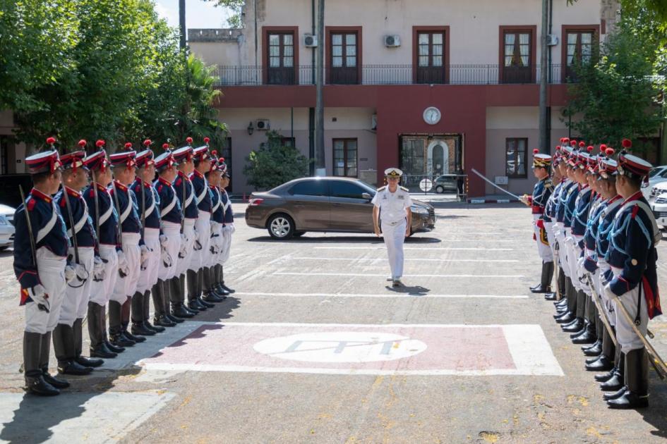 Comandante en Jefe de la Armada Nacional llegando a la Ceremonia