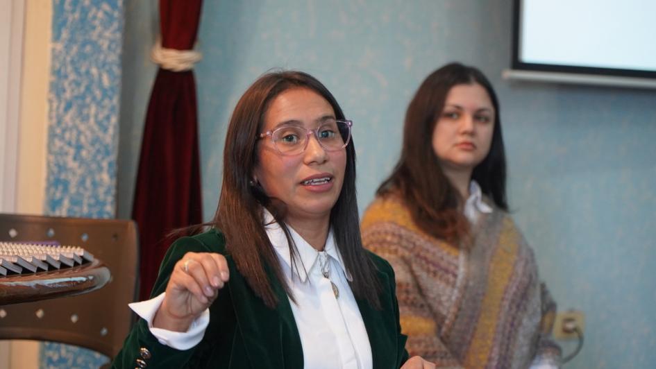 Capacitaciones con las Comisiones Especializadas en Género Capacitaciones con las Comisiones Especializadas en Género