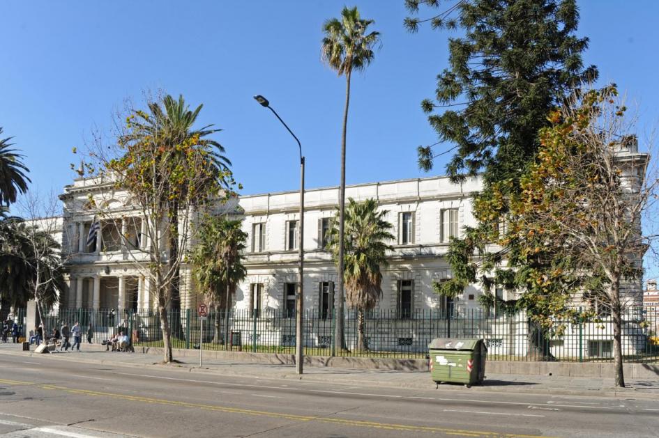 Fachada Dirección Nacional de Sanidad de las Fuerzas Armadas