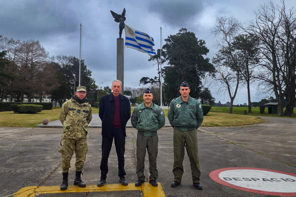 Autoridades U.C.D.D. y Fuerza Aérea