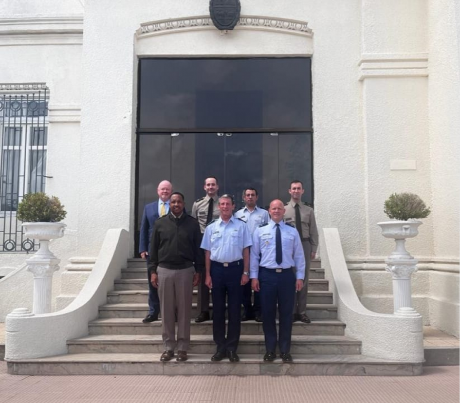Visita del Comandante General del Ej茅rcito Sur de EE. UU., Mayor General William Thigpen y otros Visita del Comandante General del Ej茅rcito Sur de EE. UU., Mayor General William Thigpen y otros