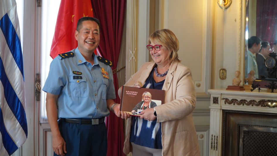 Delegaciones de Uruguay y R.P. China Delegaciones de Uruguay y R.P. China