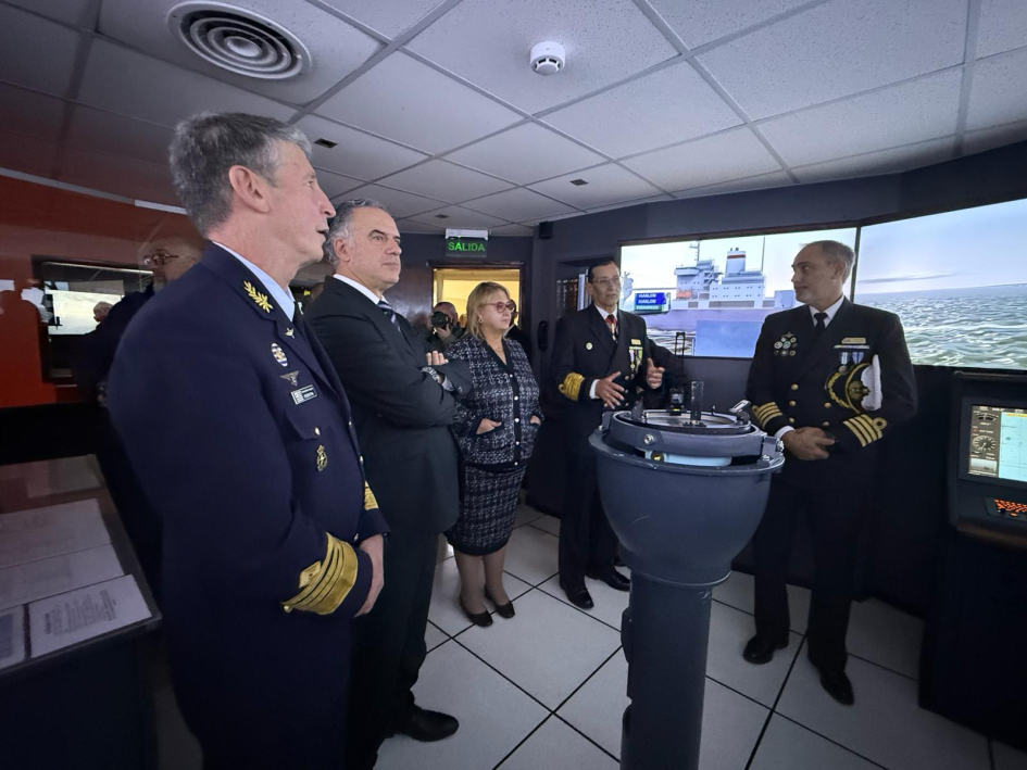 Visita a Centro de Simulación de la Escuela Naval
