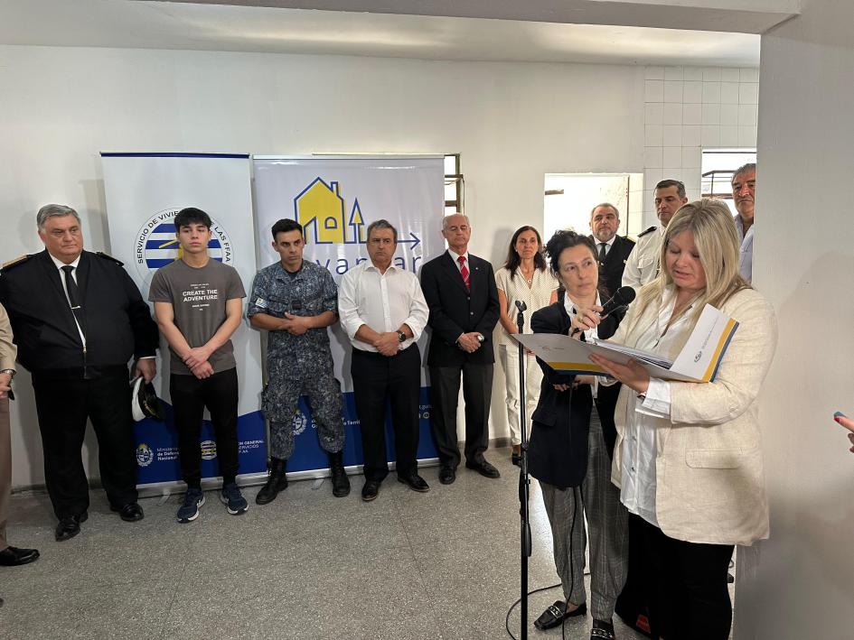 Entrega de la primera vivienda del Plan Avanzar a integrante de la Armada Nacional Entrega de la primera vivienda del Plan Avanzar a integrante de la Armada Nacional