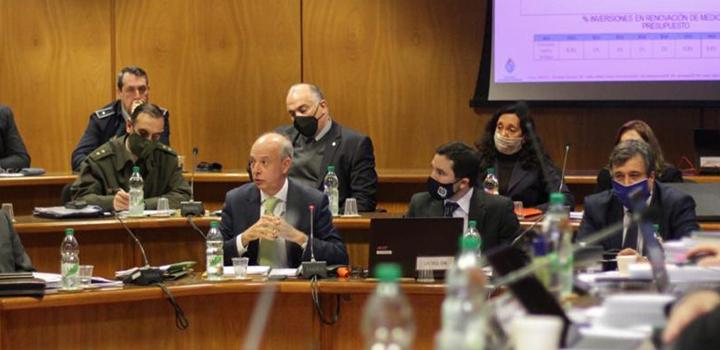 Ministro de Defensa Nacional, Javier García en Parlamento Ministro de Defensa Nacional, Javier García en Parlamento