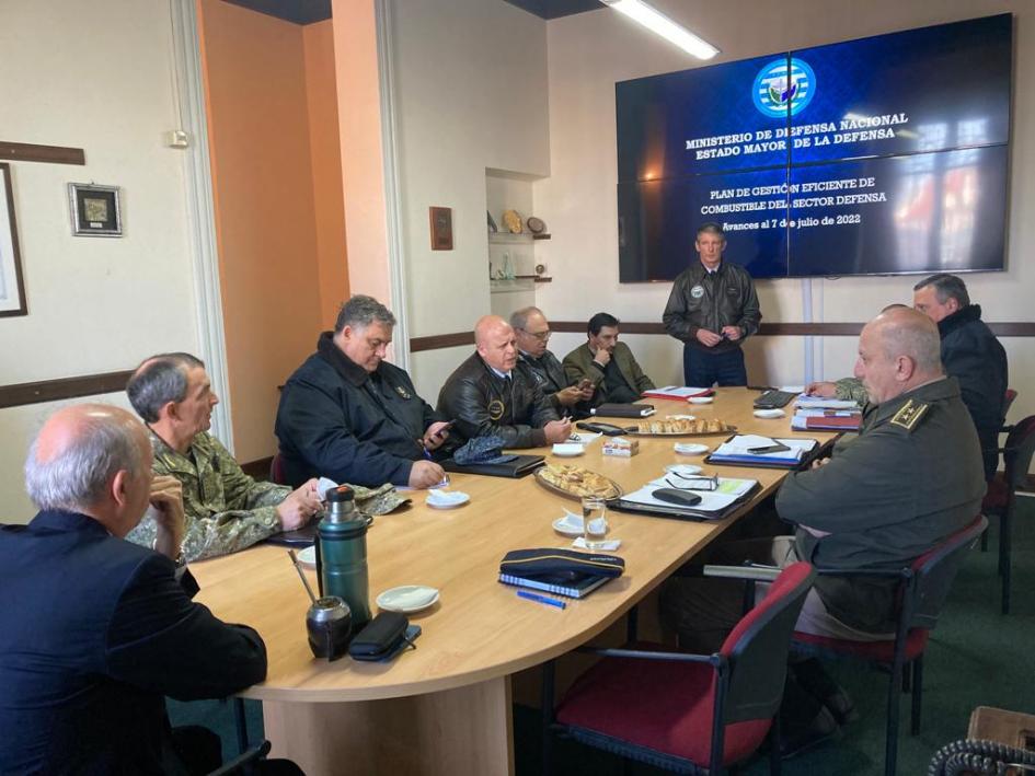reunión informativa por Avances del Plan de Gestión Eficiente de Combustible del Sector Defensa reunión informativa por Avances del Plan de Gestión Eficiente de Combustible del Sector Defensa