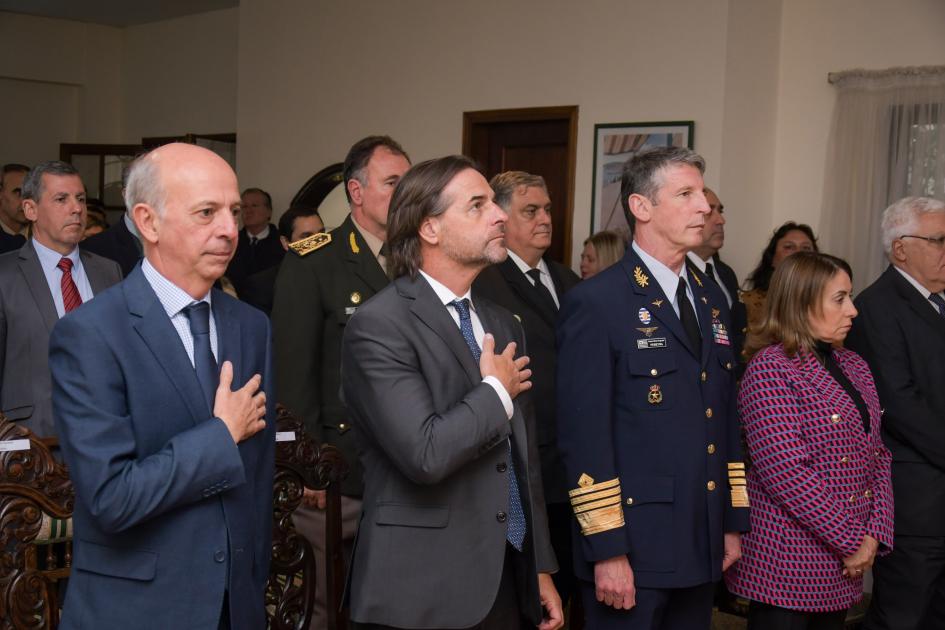 Presidente, ministro y demás autoridades Presidente, ministro y demás autoridades